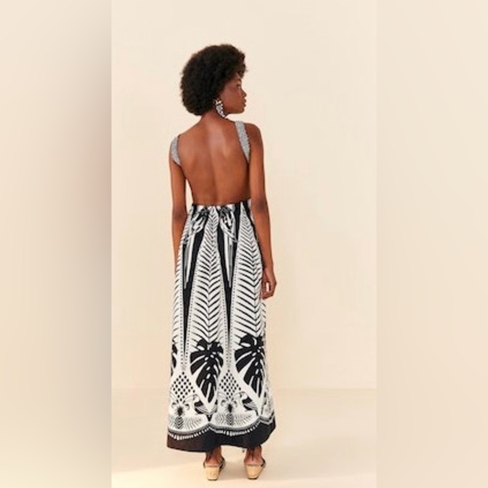 FARM Rio Black & White Tropical Leaf V‑Neck Maxi Dress - Picture 2 of 8